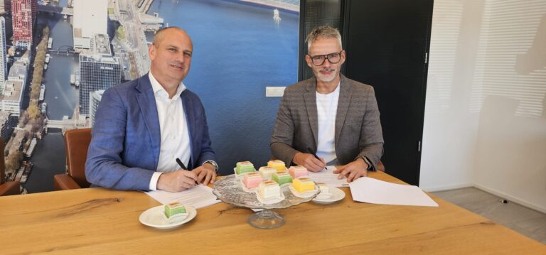 Ondertekening samenwerkingsovereenkomst Blink en Stepforward